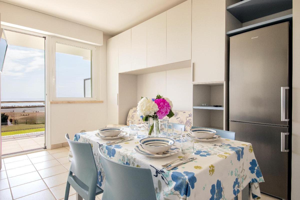 Residence Brezza Di Mare San Benedetto del Tronto Exterior foto